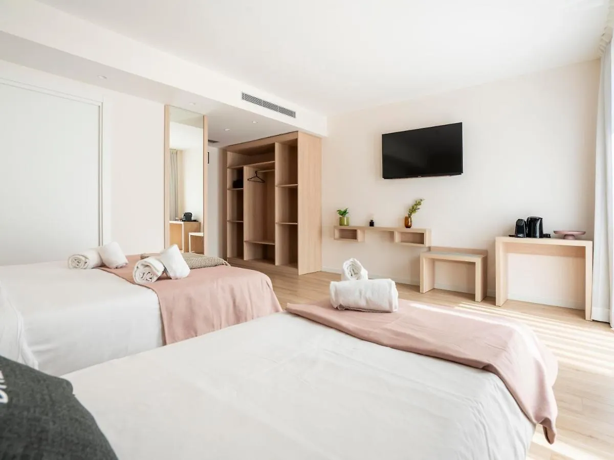 Hotel Limehome Barcelona Carrer De Besalu 82