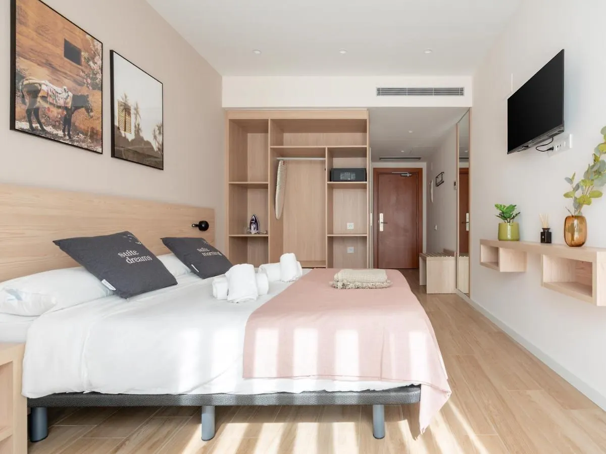Limehome Barcelona Carrer De Besalu 82 Hotel