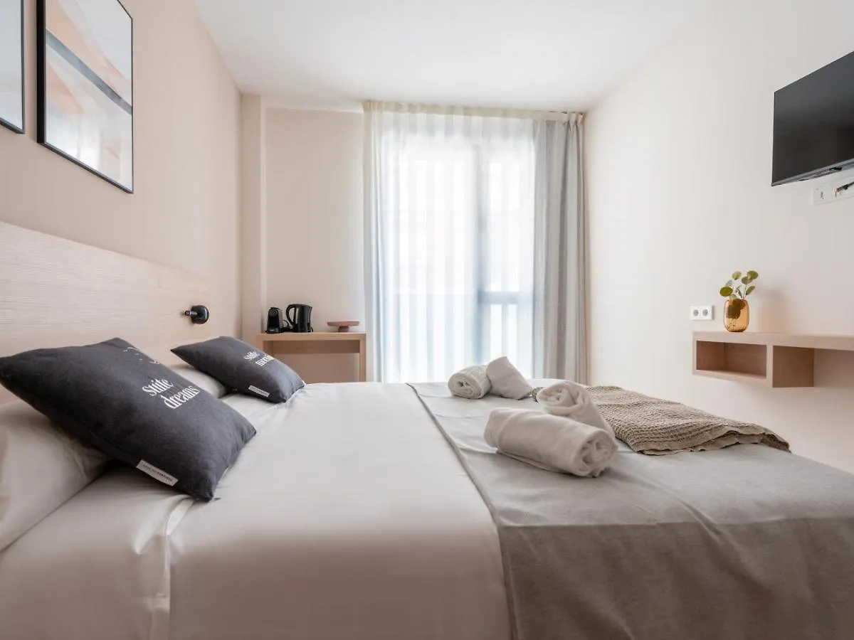 Limehome Barcelona Carrer De Besalu 82 0*,