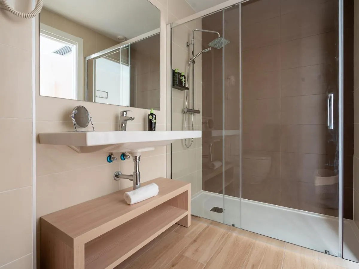Limehome Barcelona Carrer De Besalu 82