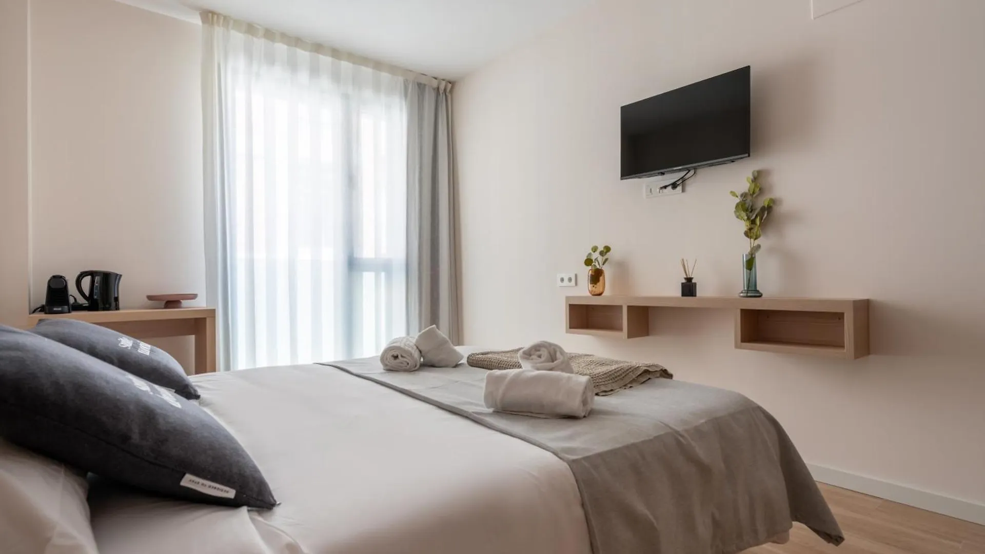 Limehome Barcelona Carrer De Besalu 82 Spanien