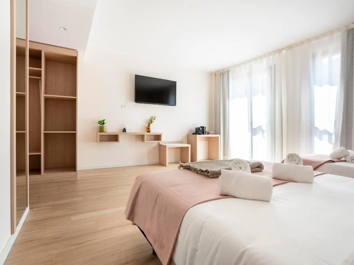 Hotell Limehome Barcelona Carrer De Besalu 82 Spanien