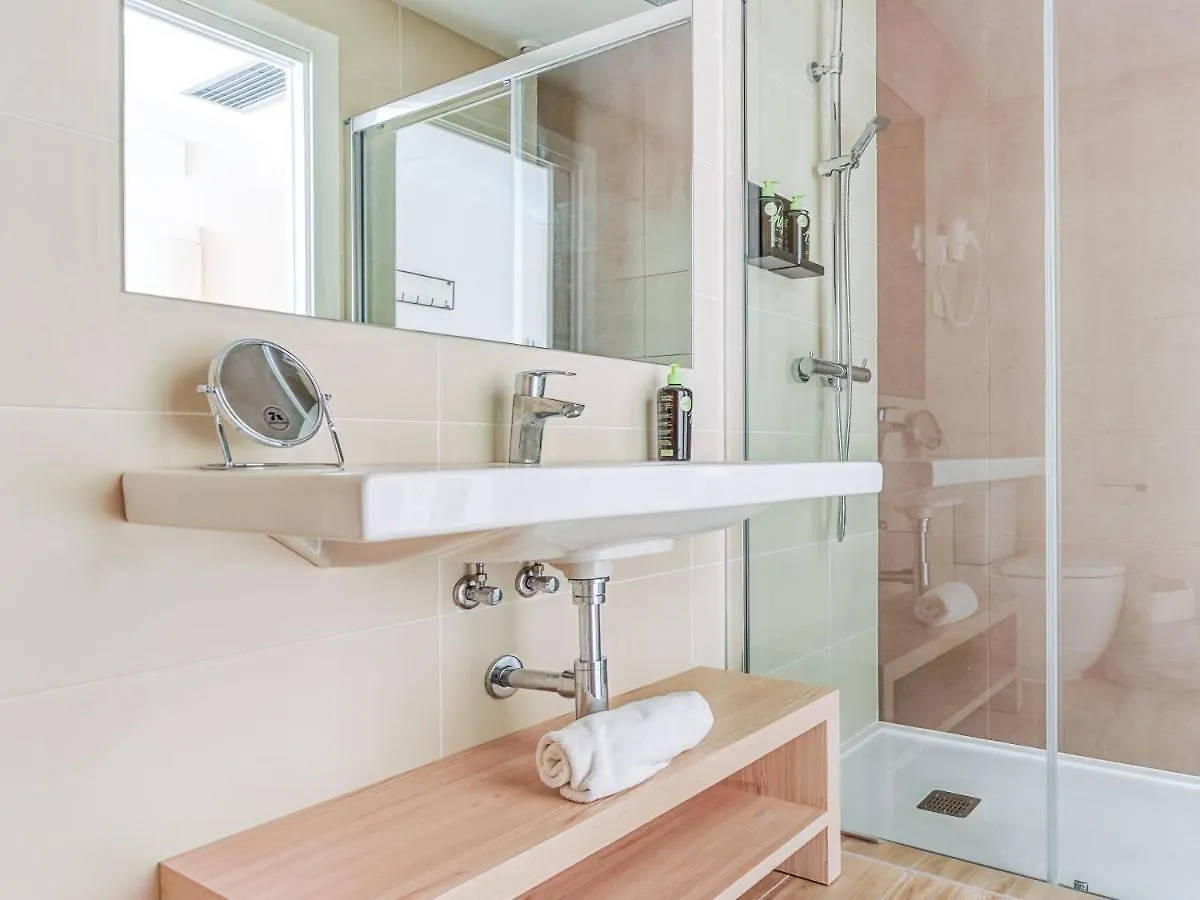 Limehome Barcelona Carrer De Besalu 82 Spanien